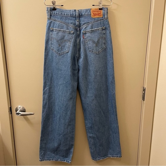 Levi’s High waisted straight distressed jeans size 28 medium wash - Picture 3 of 7